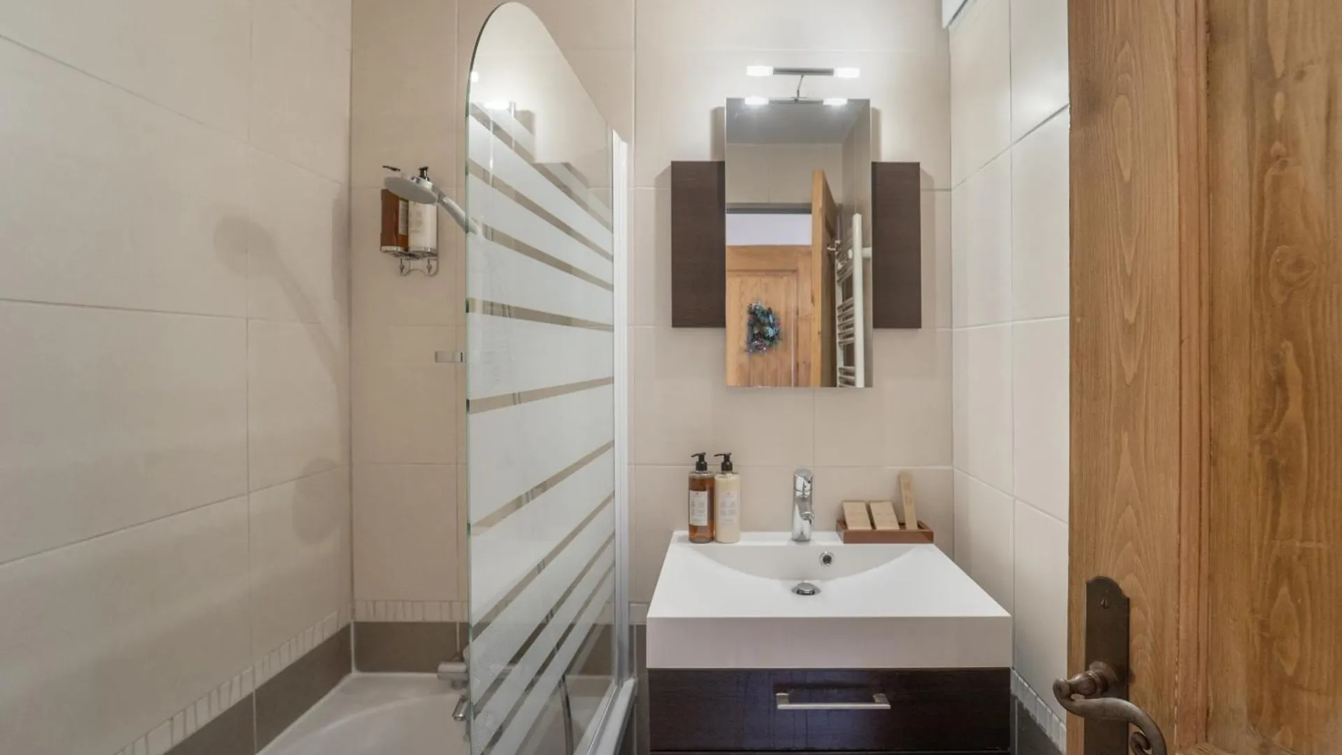 Apartment Chalet Chamois - Central Modern Duplex For 6 By Avoriaz Chalets